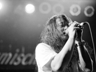 Murió el músico japonés Damo Suzuki, cantante del famoso grupo de rock experimental Can
