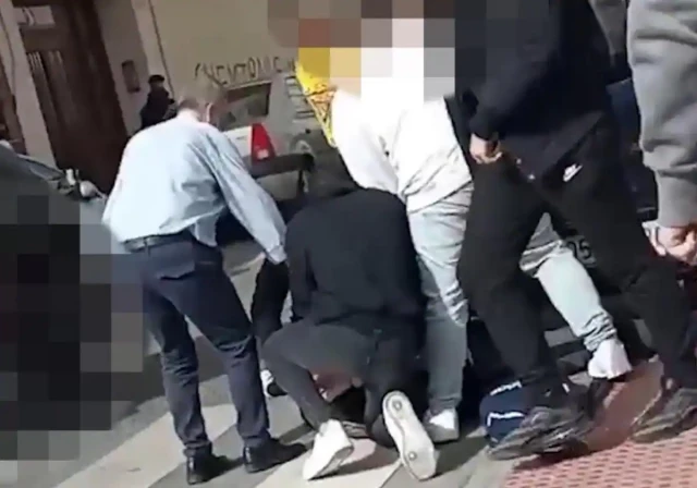 Cuatro jóvenes, a juicio por dar una paliza a un menor con un puño americano al salir del instituto en Málaga