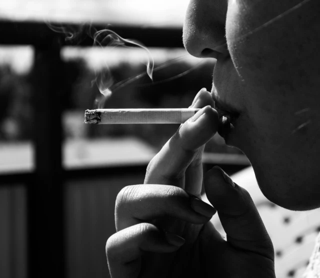 Un macro estudio revela con cifras qué sucede con la esperanza de vida cuando dejas de fumar