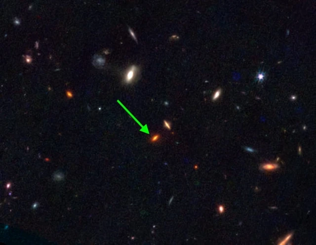 Galaxia lejana descubierta por el James Webb desafía varias cuestiones de la física tal y como las conocíamos