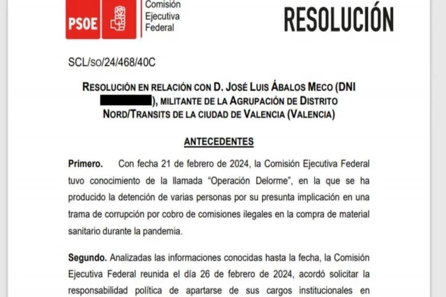 El PSOE revela el correo y el DNI de Ábalos al comunicar su suspensión de militancia