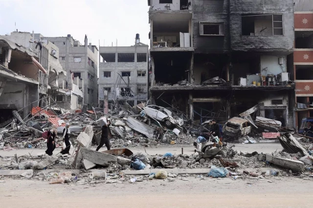Aumentan a más de cien los muertos en un ataque de Israel contra una entrega de comida en Gaza