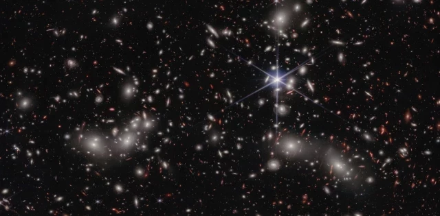 ¿Qué puso fin a la "edad oscura" en el universo primitivo? Los nuevos datos de Webb nos acercan a resolver el misterio (eng)