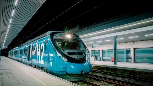 El primer tren propulsado por hidrógeno circula por Extremadura