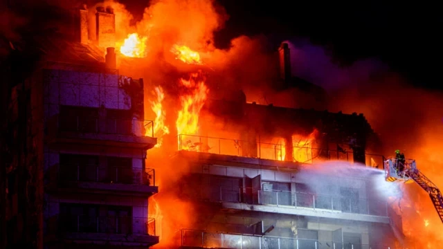 El incendio del edificio de València empezó en un electrodoméstico de una cocina