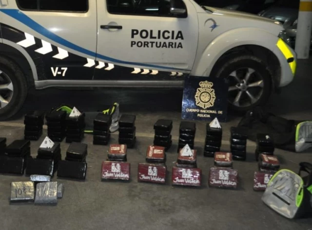 Vergonzosa sentencia de dos años de cárcel para policías que extraían cocaína del Puerto de Algeciras