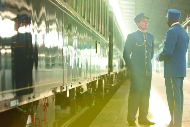 Ni conquistar el espacio ni cruceros de lujo: la nueva moda entre los millonarios es viajar en trenes centenarios