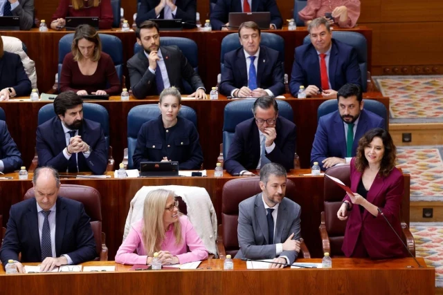 El PP no condena el acoso a la prensa (Editorial de El País)