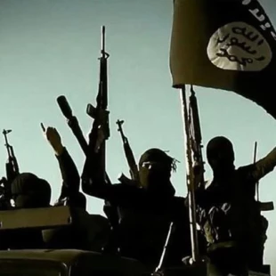 ISIS le dice a Putin que 'espere una masacre' mientras soldados rusos torturan a sospechosos de terrorismo (ING)