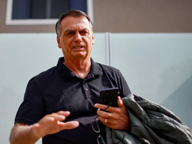 Un video revela que Jair Bolsonaro, investigado por un intento de golpe de Estado, se escondió dos días en la embajada de Hungría