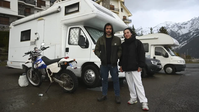 La cara B del turismo en el Pirineo: alquileres a 2.000 € y trabajadores viviendo en autocaravanas