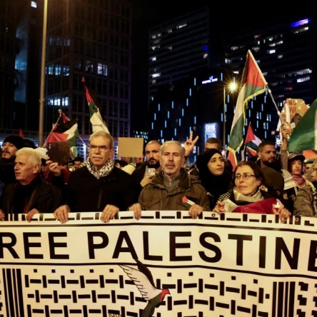 ‘Nosotros, los judíos, acabamos de ser arrestados; Los palestinos son golpeados’: Manifestantes en Alemania [ENG]