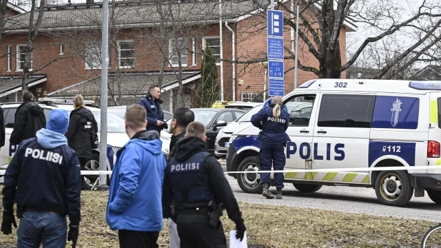 Muere un niño y dos están gravemente heridos tras un tiroteo en un colegio de Finlandia