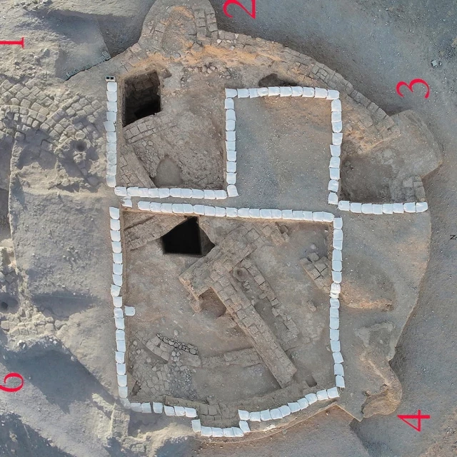Encuentran un edificio circular con seis torres de la Edad del Hierro en Jorasán