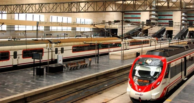 Puyalón propone la ampliación de la red ferroviaria de cercanías