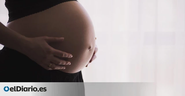 Una consultora despide a una mujer embarazada de ocho meses: “Tranquila, piensa que aún tienes quince días para encontrar otro trabajo”