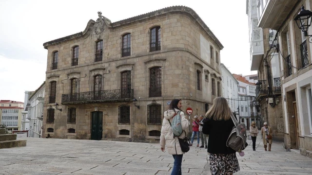 El Ayuntamiento de A Coruña inicia el proceso para anular la venta de la casa Cornide, en manos de los Franco