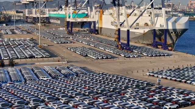 La demanda de sus autos eléctricos es tan grande en todo el mundo que China se ha encontrado con un problema inesperado: le faltan barcos