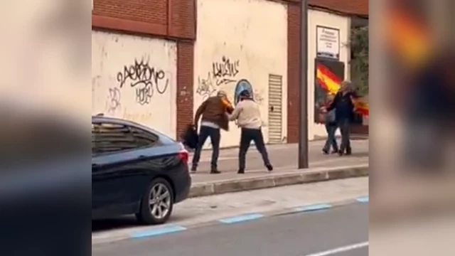 Detenido el manifestante de ultraderecha que agredió al exalcalde socialista de Ponferrada