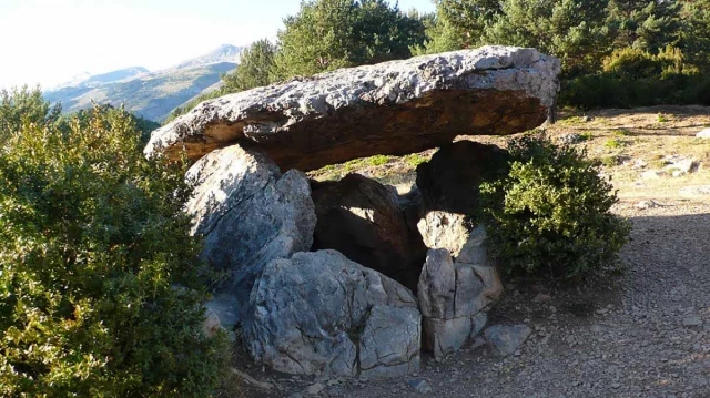 Recorre los dólmenes de Huesca, sus históricos pueblos y senderos con estas dos rutas