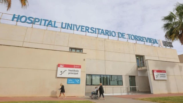 El TSJCV ordena la readmisión de la víctima del ex de Oltra en el Hospital de Torrevieja