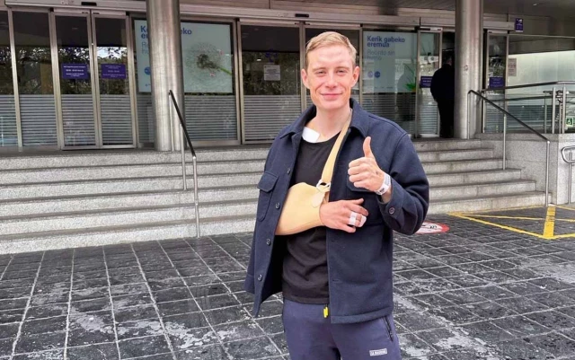 Jonas Vingegaard abandona tras dos semanas el Hospital de Txagorritxu y agradece al personal su trabajo