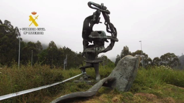 Roban una escultura de bronce de un millón de euros para venderla al peso por 1.345