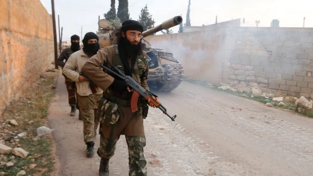 El ISIS asesina a combatientes palestinos en el desierto sirio [EN]