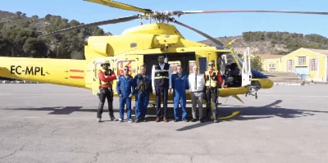 El vicepresidente Antelo (VOX) se subió al único helicóptero de rescate y salvamento de la Región de Murcia para grabarse en vídeo