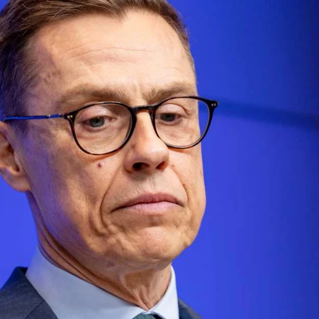 El presidente de Finlandia anuncia que su gato ha muerto (ENG)