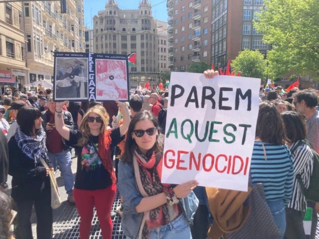 Miles de personas reclaman en Barcelona y Valencia el fin del genocidio en Palestina