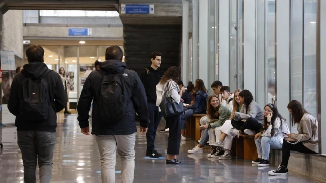 Galicia exigirá aprobar al menos el 65% de materias para que la matrícula de la universidad sea gratis