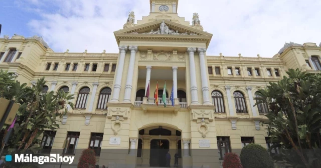 El Ayuntamiento de Málaga paga casi tres veces más a asesores y altos cargos directivos que a los políticos que asesoran