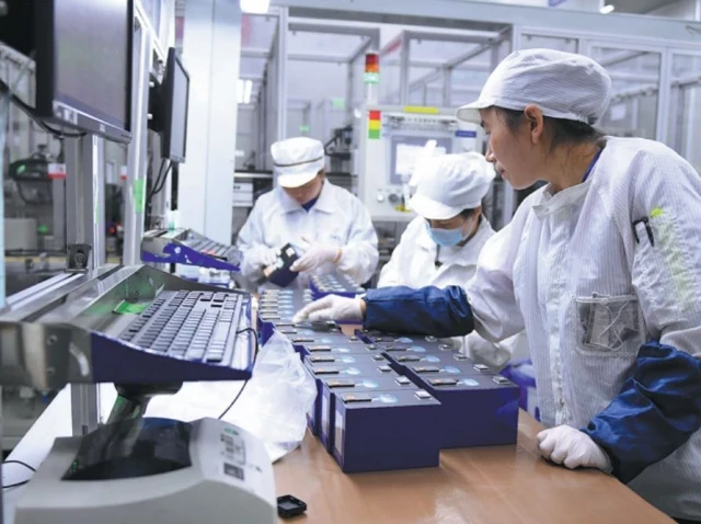 China ya fabrica tantas baterías como demanda el mundo entero