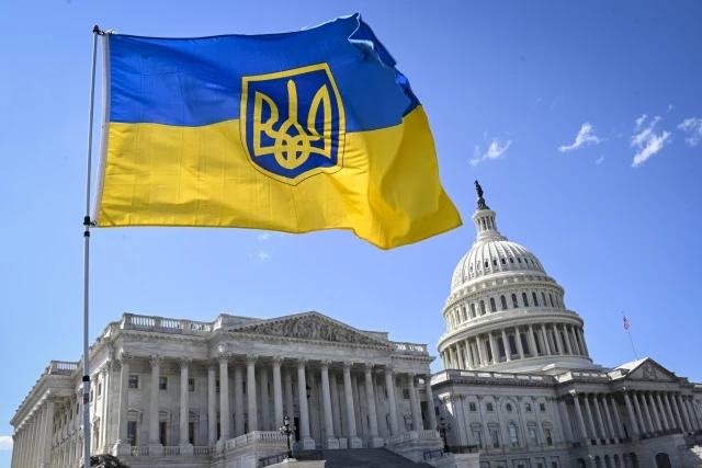 Ucrania está a punto de perder fortalezas clave antes de que llegue la ayuda occidental (Eng)