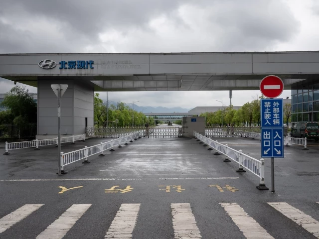 “Es desolador”: el exceso de fábricas de autos en desuso en China