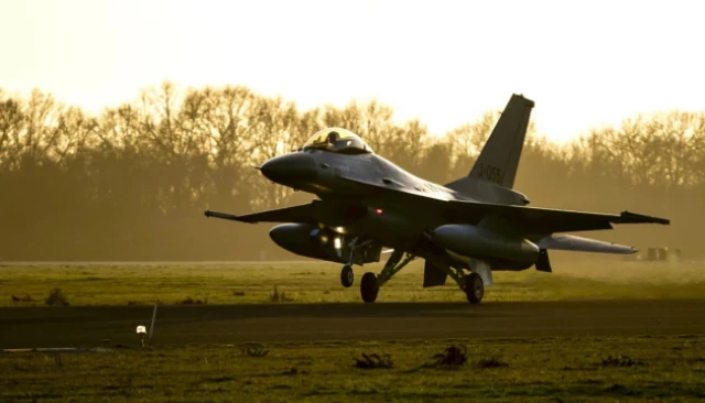 Los pilotos ucranianos se entrenan con F-16 en Francia