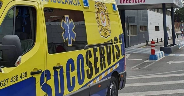 Ambulancias en Málaga "sin ITV, sin seguros, impago de nóminas y tres años con el mismo uniforme"
