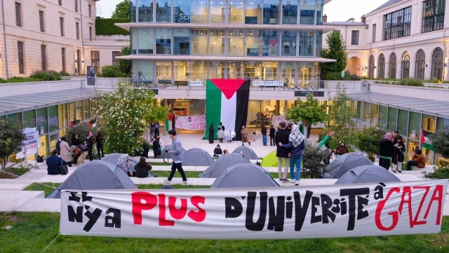 La Policía reprime una protesta estudiantil de apoyo a Palestina en una universidad de París