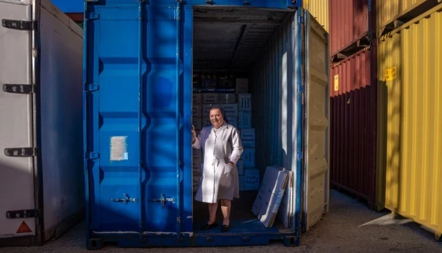 Ayuda para sor Emilia, que lleva 33 años enviando un contenedor a Madagascar desde el puerto de Cádiz