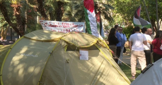Estudiantes de la UV acampan "indefinidamente" en contra del "genocidio" en Palestina