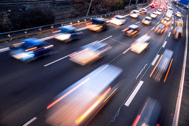 Europa tiene nuevo límite de velocidad en sus autopistas