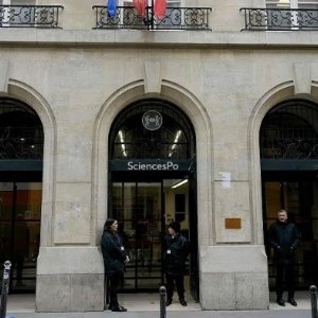 Policía desaloja a estudiantes antisionistas de universidad en París