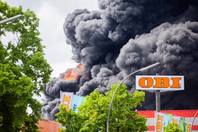 Declarado un incendio en una fabrica metalúrgica del gigante tecnológico alemán Diehl en Berlín