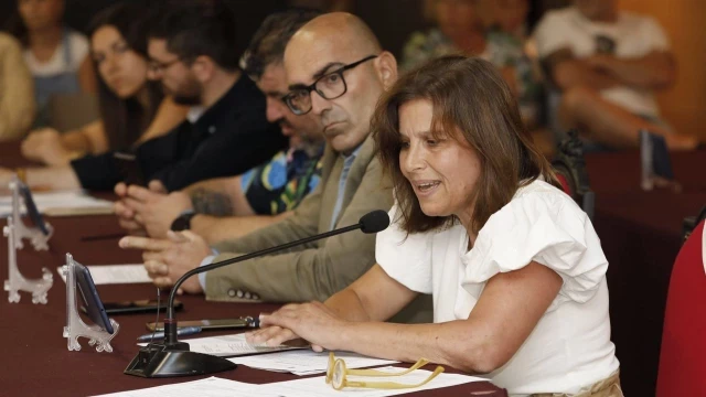 El PP de Viveiro critica el gasto del gobierno local en una «cena secreta» en el teatro y el concello dice que fue una promoción
