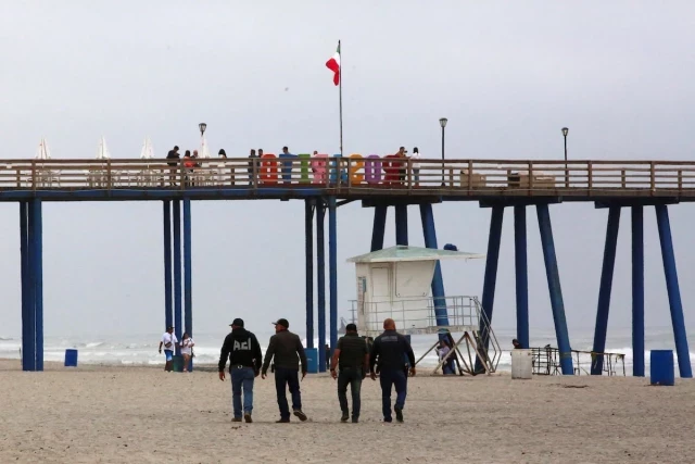 Las autoridades de Baja California encuentran tres cadáveres en la zona donde desaparecieron tres surfistas extranjeros