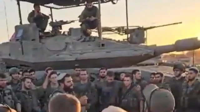 Así ha sido el momento en que los soldados de Israel rezan oraciones y se conjuran antes de entrar en Rafah