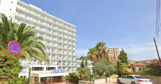 Balconing en Mallorca | Muere un turista al precipitarse desde un hotel de s´Arenal