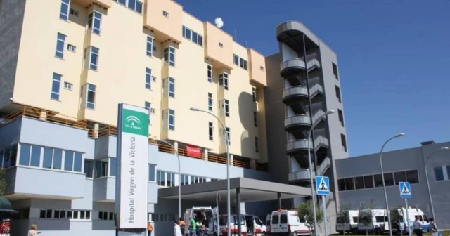 Intoxicados ocho médicos de guardia del Clínico de Málaga tras cenar la comida del propio hospital