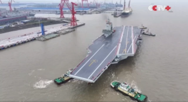 Fujian, el tercer portaaviones chino, empieza sus pruebas en alta mar [ENG]